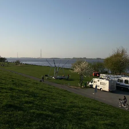 Am Leuchtturm * Grünendeich